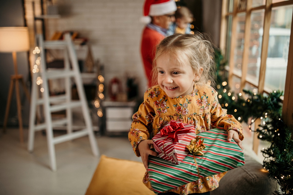 A túl sok ajándék nem tesz jót a gyermekeknek