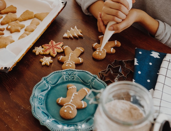 Íme a rögtön puha mézeskalács receptje + díszítési inspirációk