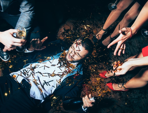 „A feles helyett a gyertyát húzta le” Mi a legröhejesebb kocsmai sztorid?