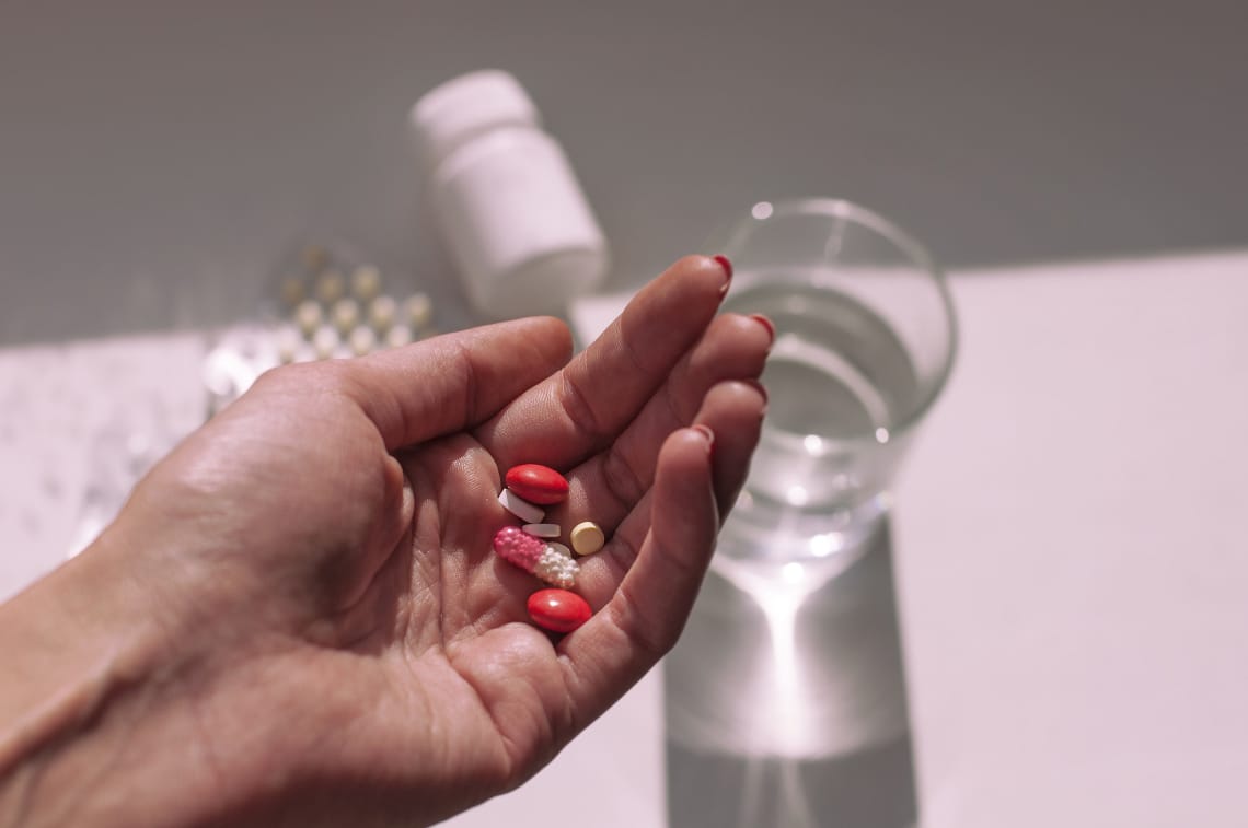 Így tudod könnyebben lenyelni a gyógyszert – Minden 3. embernek nehéz