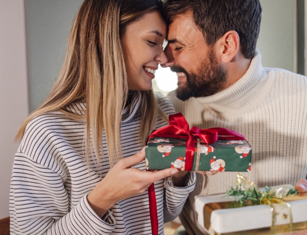 Tökéletes karácsonyi ajándékötletek a szerelmednek, ha az „ajándékozás” a szeretetnyelve