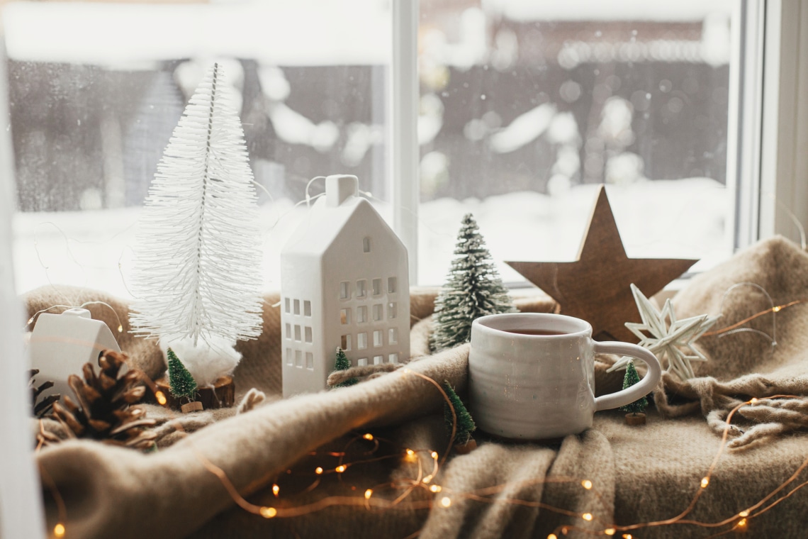 Így töltheted meg élettel a széles ablakpárkányokat karácsonykor 