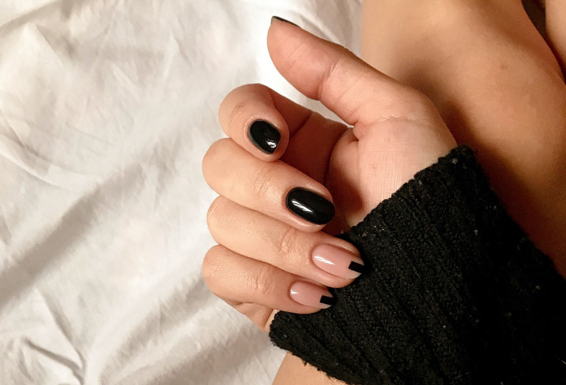 Black Nail Theory a manikűr, amitől erősebb lehet az