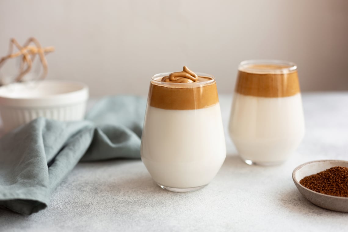 A koreai habkávé, a dalgona: igazi kávéházi élményt ad