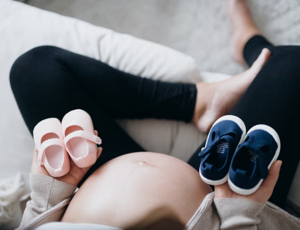 Ettől a póztól fiú gyerek fogan. Befolyásolható a baba neme?