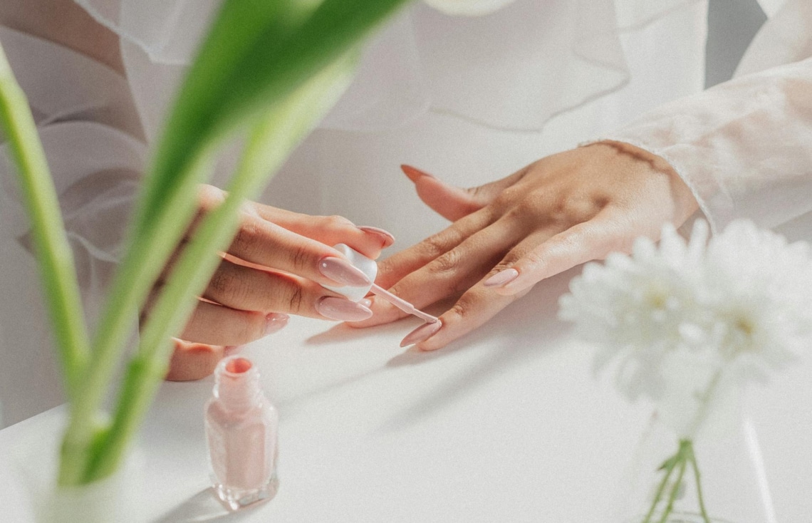 Fiatalító köröm árnyalatok – hihetetlen, de tényleg sokat számít!