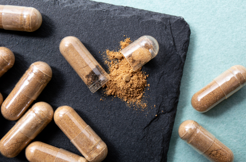 Ashwagandha: Mindent a most annyira népszerű stresszcsökkentő gyógynövényről