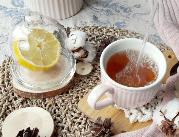 Barna foltos csészék: így tüntesd el a foltokat a teáscsészéidből
