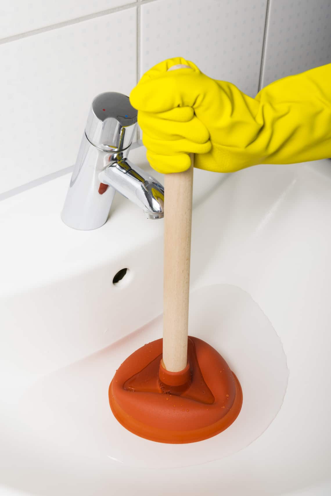 Így szüntesd meg a dugulást pumpával!