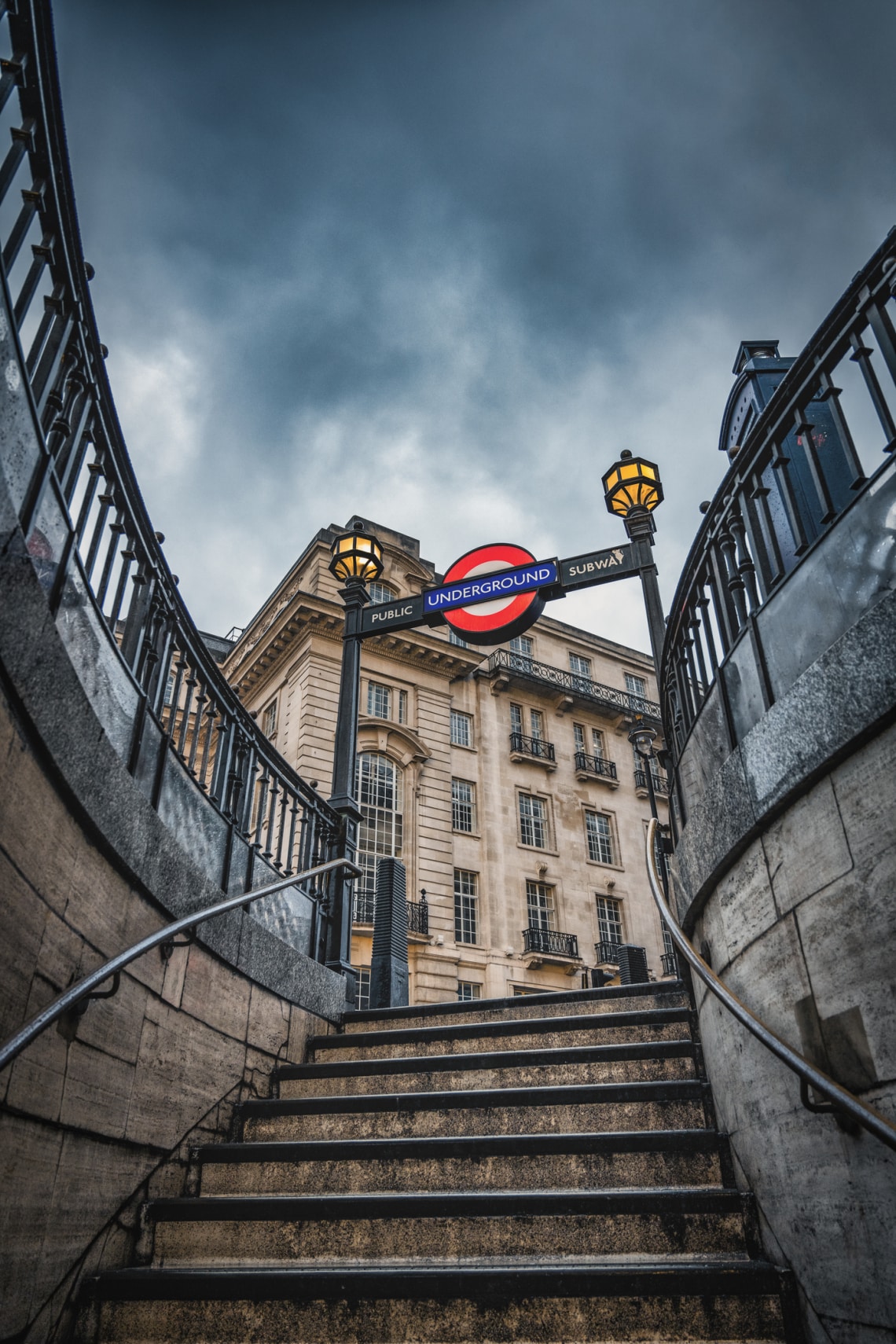 Sands felügyelő // Londoni metró