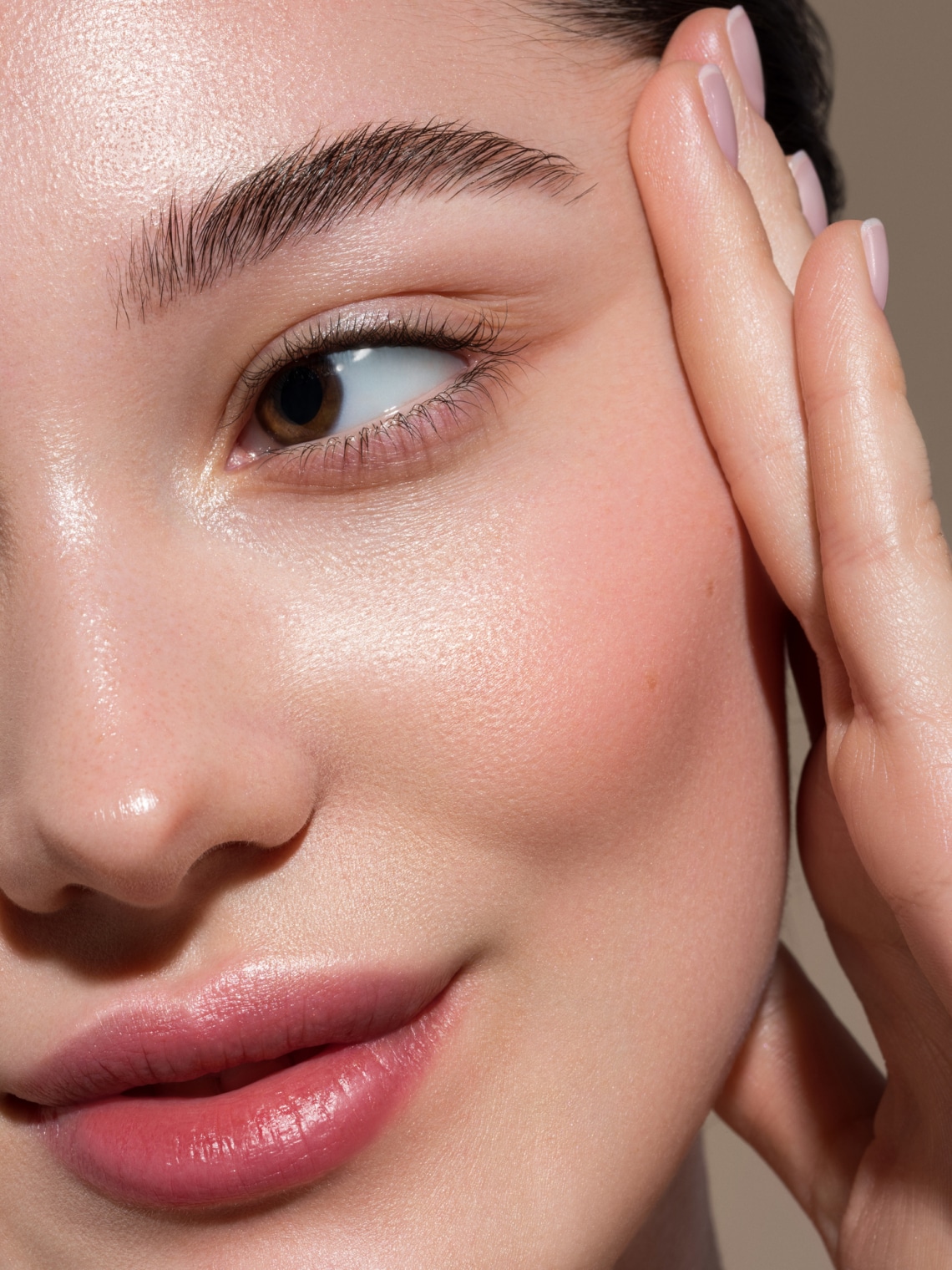 Mit jelent, hogy laminált hatású szemöldök?