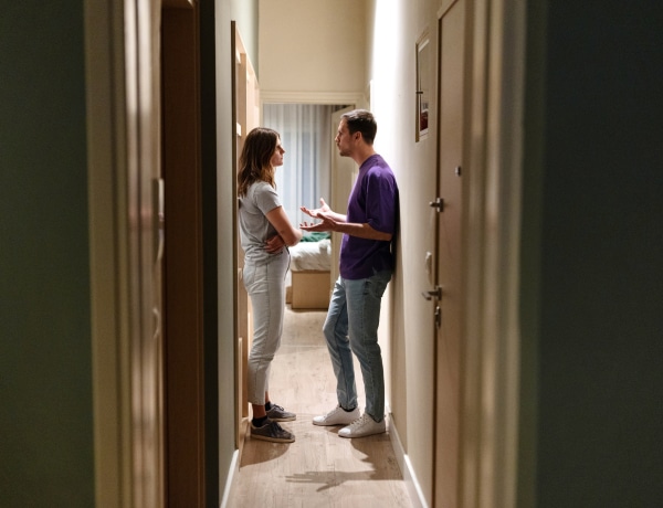 „A férjem felvetette a nyitott házasságot, majd kiakadt, amikor hazavittem a kollégámat ” – A legjobb sztorik, amikor a fagyi visszanyalt