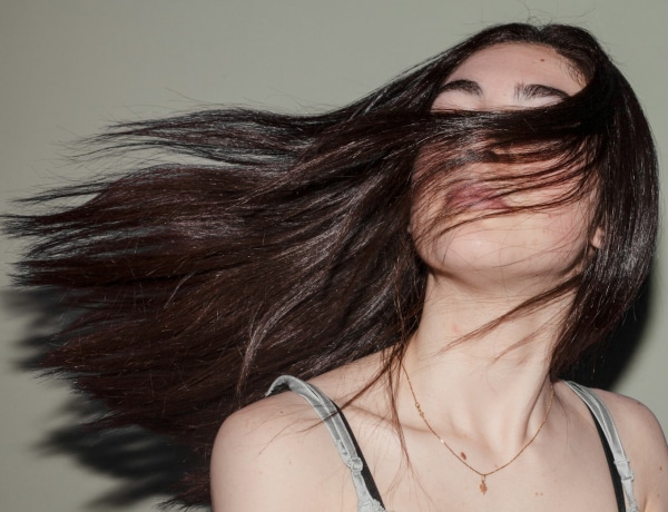 Nem is gondolnád, pedig ez a 8 dolog megváltoztatja a hajad textúráját