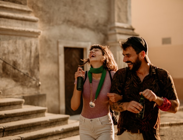 A legtöbb férfi tényleg bárkivel lefeküdne? 