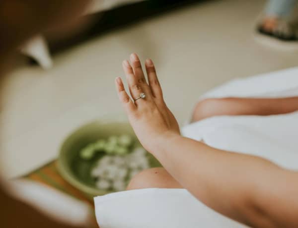 Shut up ring: Egy bunkó vőlegény virális videója ráébresztett, hogy egy „Pofa be”-gyűrűt kaptam