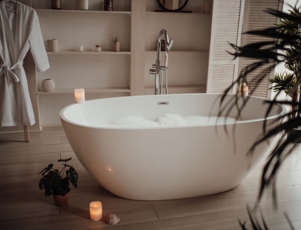 Ezzel az egyszerű trükkel ragyogóan tiszta lesz a fürdőkád