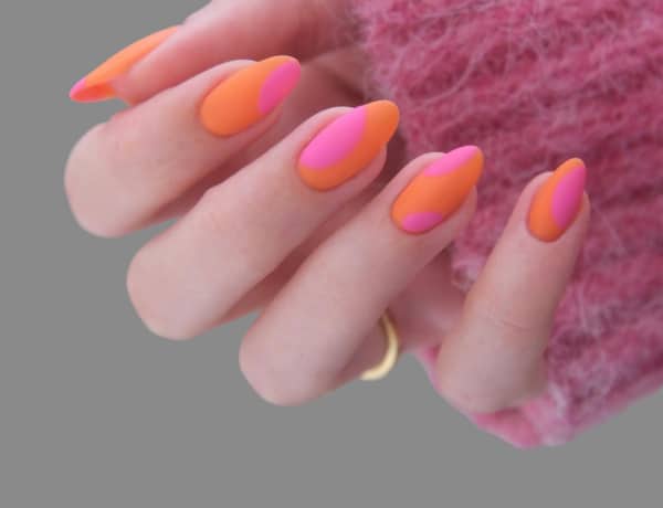 Két szín, egy stílus: A felemás körmök most mindent visznek