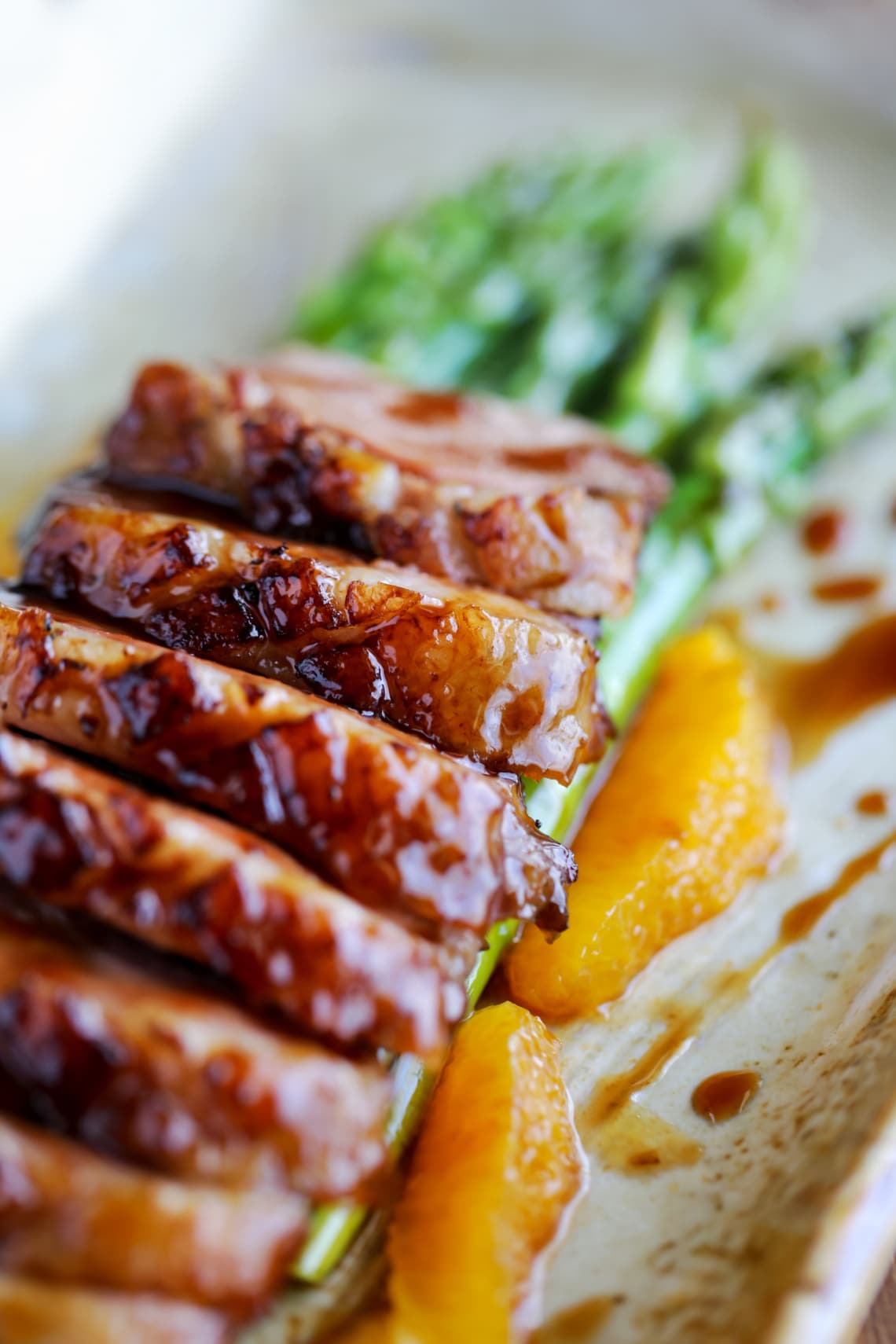 Gyümölcsök húsokkal és körettel