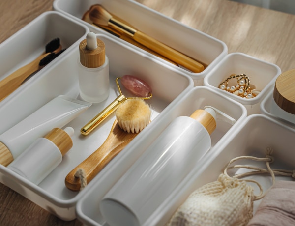 7 dolog, amit soha ne tárolj a fürdőszobában