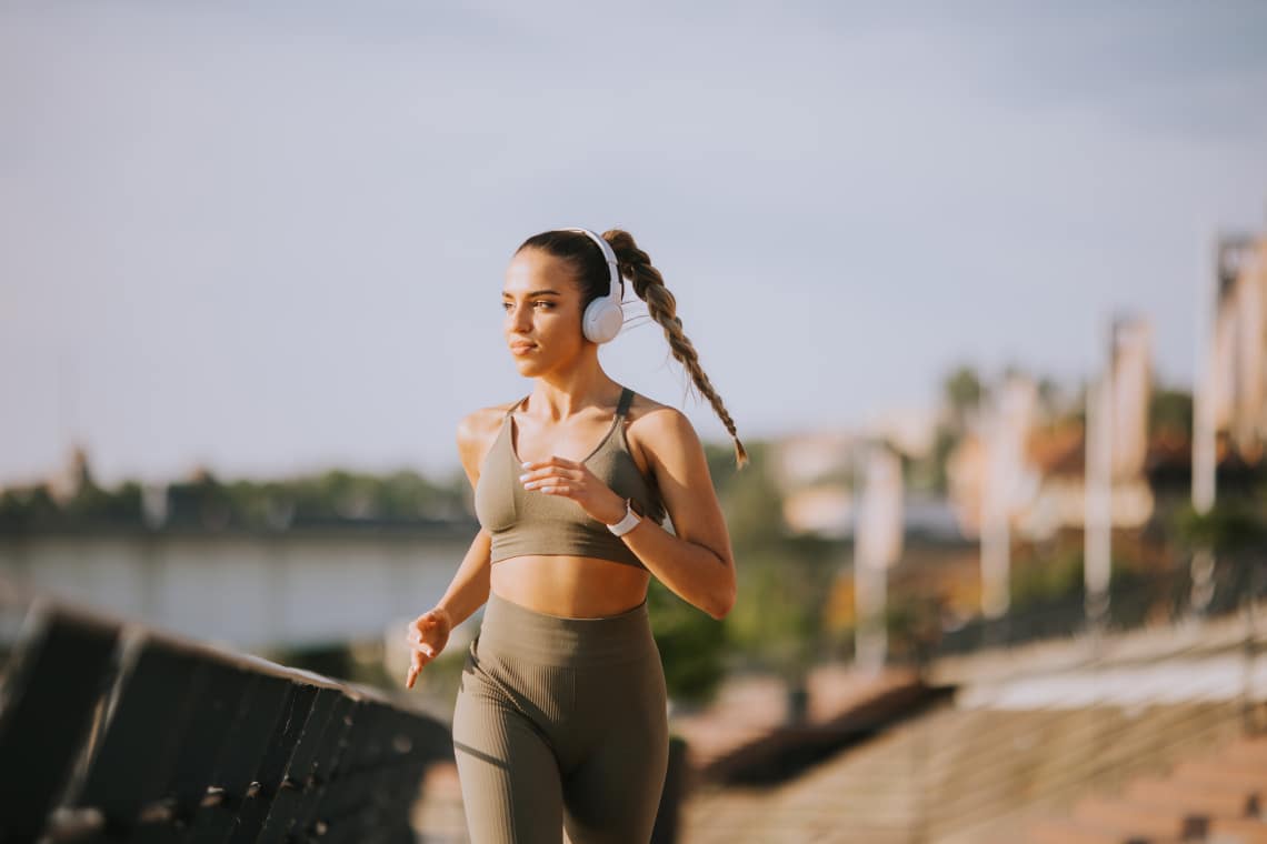 Menstruáció és mozgás: Hogyan válhat a tested barátoddá a nehéz napokon?