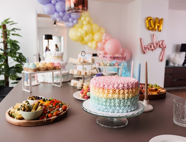 Az elmúlt években tucatnyi babaváró bulin voltam, de egyetlen esküvőn sem. Lányok, hol a gyűrűtök?