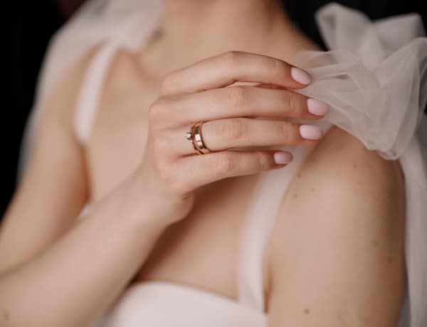 10 álomszép esküvői manikűr, amit minden menyasszony megirigyelne