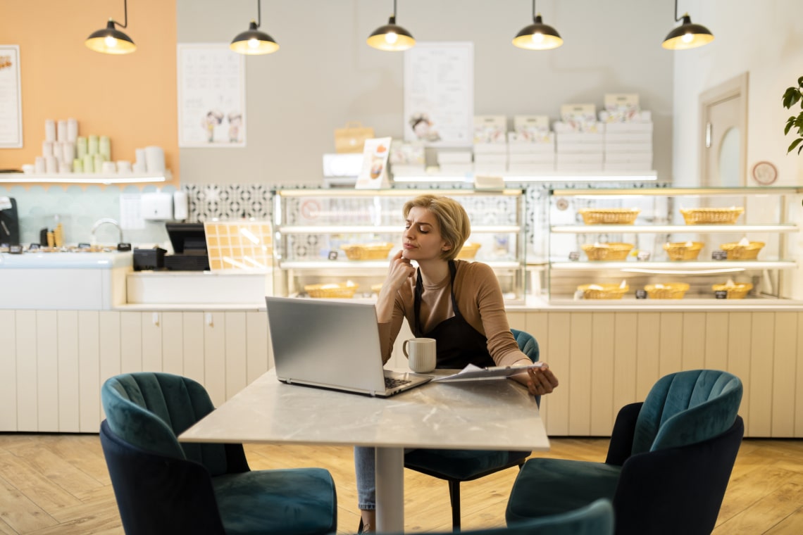 „Ha a férje részegen falhoz vágta a mikrót, arra nem jár garancia” – Érthetetlen vásárlói reklamációk