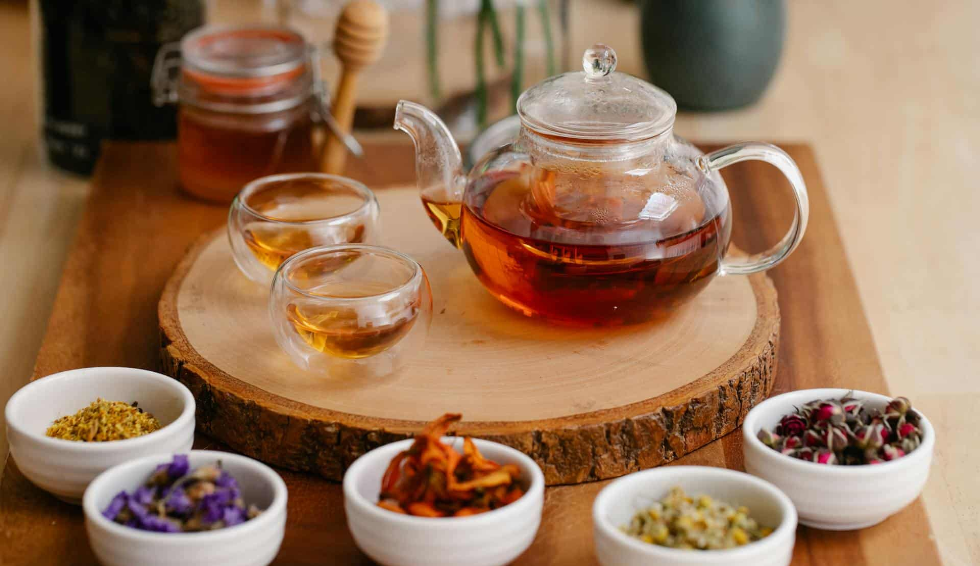 Ez az 5 tea elképesztően hat az emésztőrendszerre - szoktál inni ...
