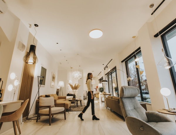 Ezt teszik a dekoratőrök, hogy a sajátjuknak érezzék a bérelt otthonukat