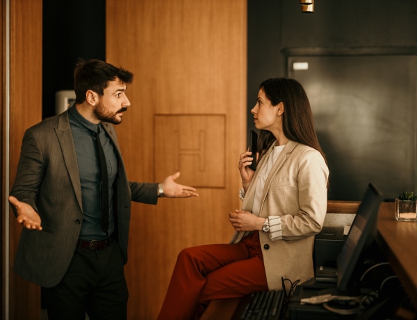 Miért viselkednek egyre bunkóbban manapság a munkatársak egymással?