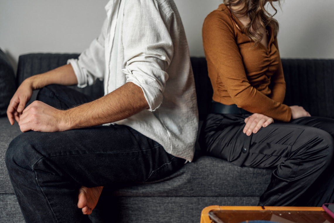 „A férjem nem akart dolgozni, én tartottam el a családot” – 5 pénz probléma, ami váláshoz vezetett