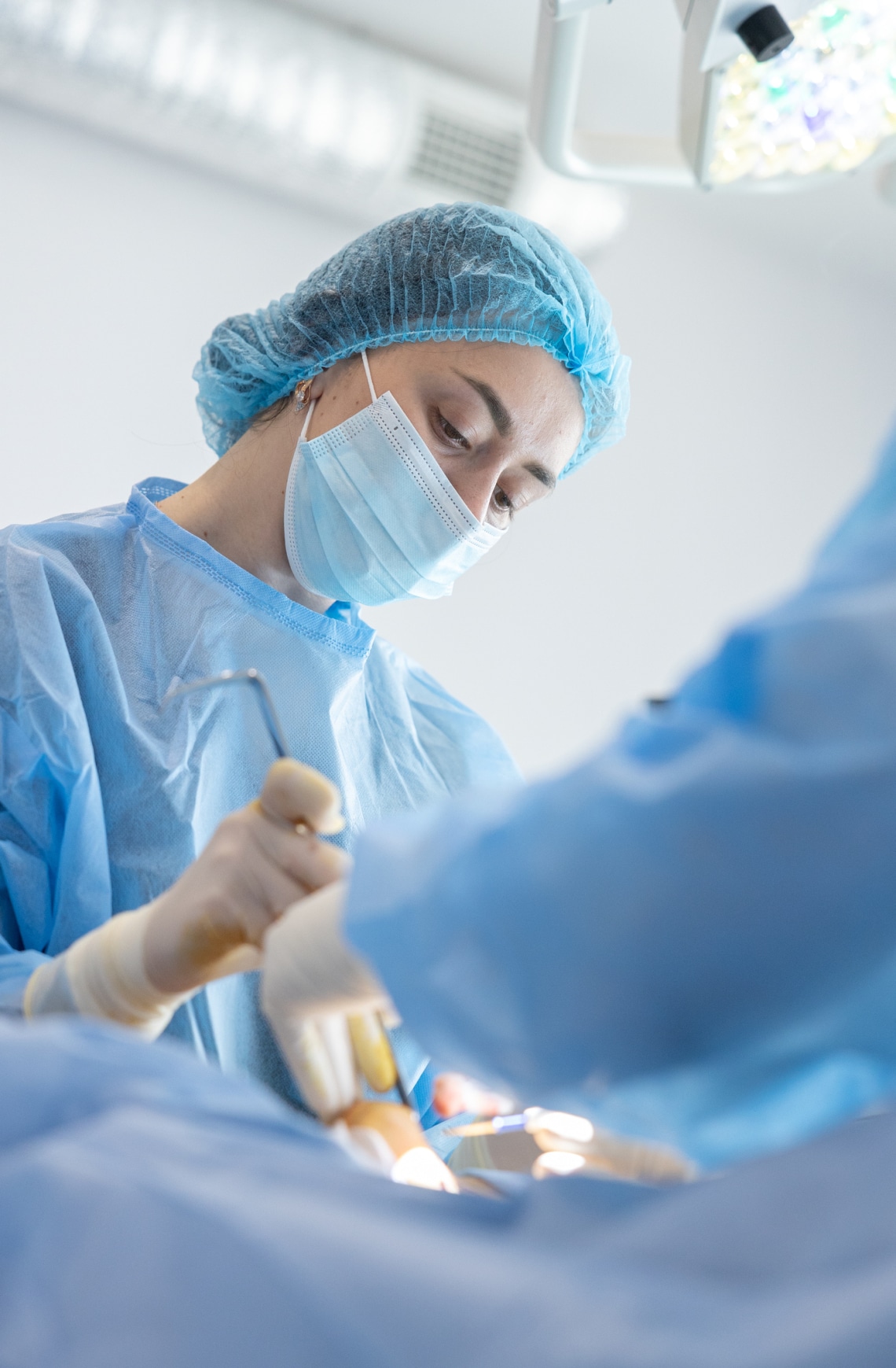 Aptos szálbehúzás