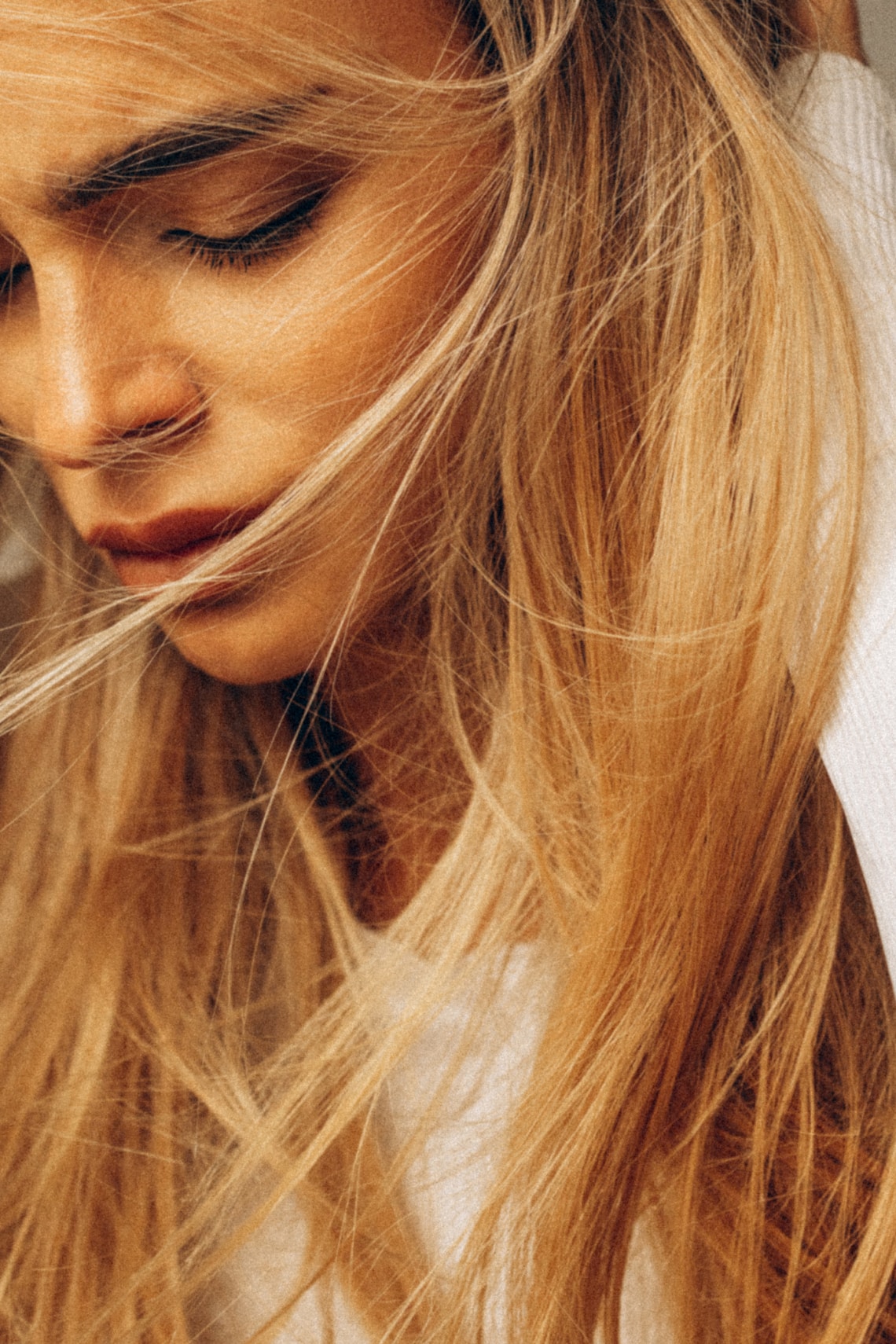 A hosszú haj elfedi a tökéletlenségeket