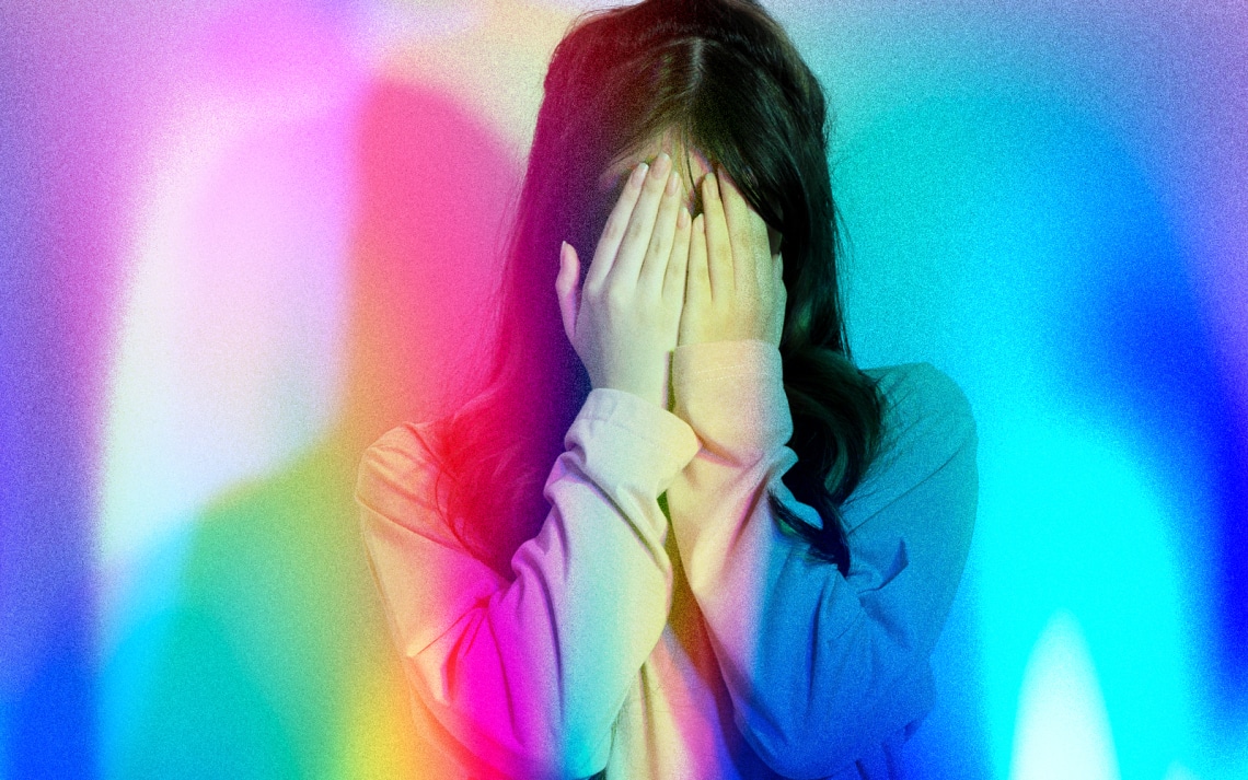 Titokzatos fényfoltokat látsz? Lehet, hogy migrénaurád van, és így kell kezelned