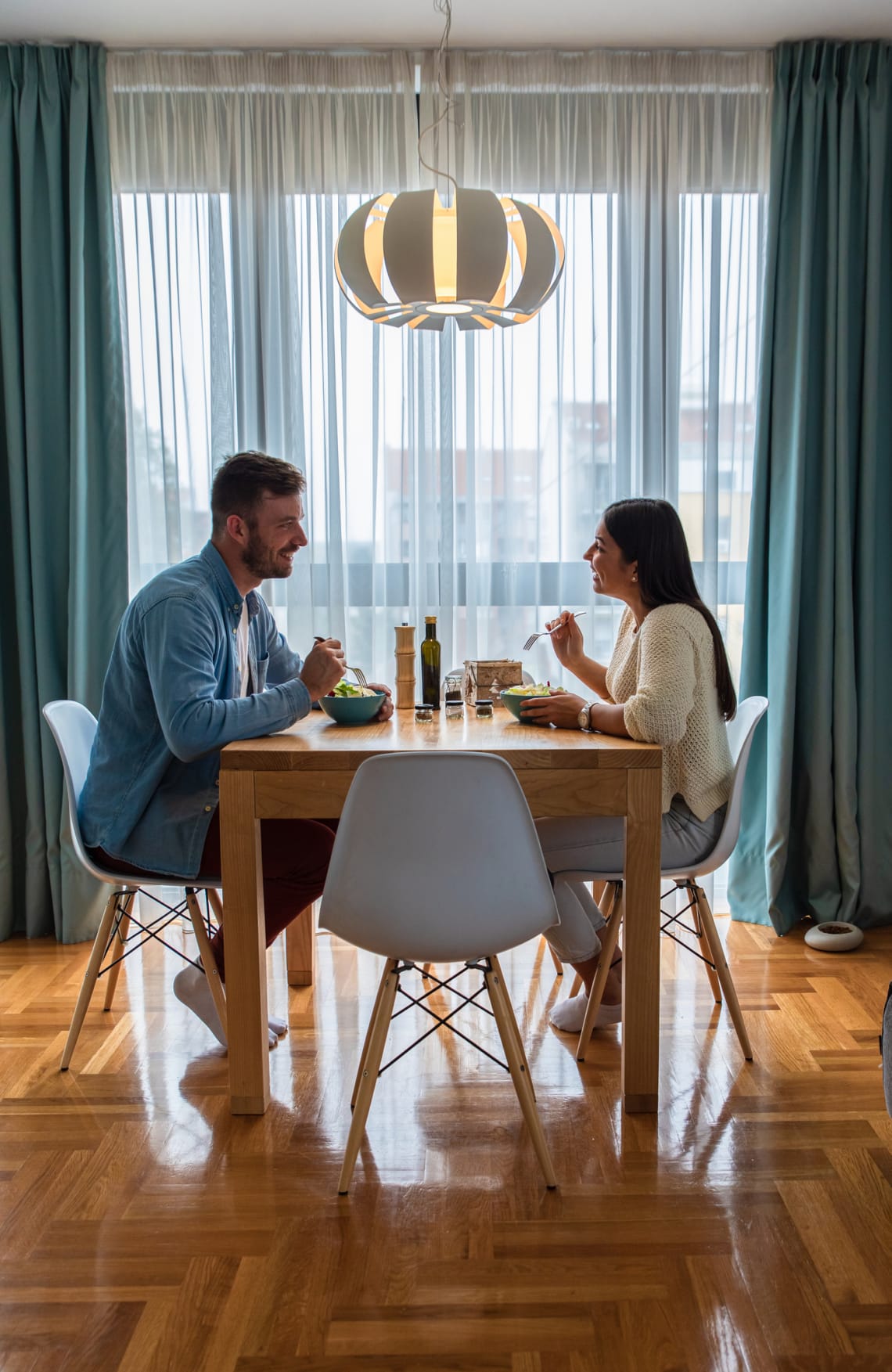 Elgondolkodtató kérdéseket tesz fel