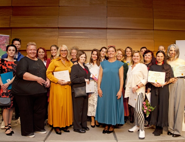 A nőknek mindent bírniuk kell? Tabudöntögető történetekkel varázsolt el a jubileumi 10. Terézanyu pályázat 