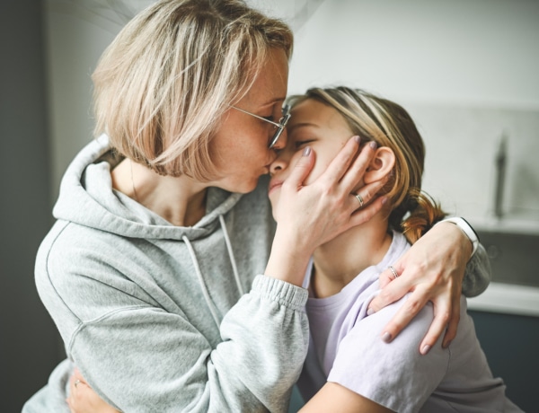 7 mérgező minta az anya-lánya kapcsolatokban – és a következményeik 