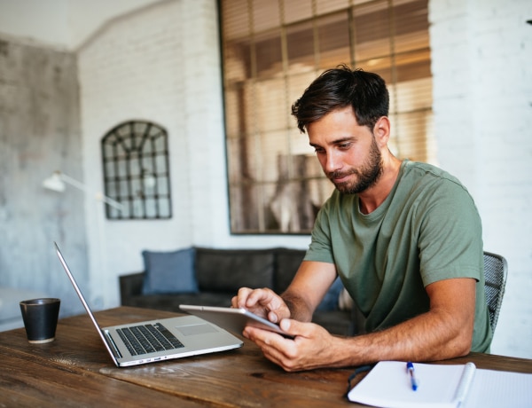 „A férfiak nem bírják az egyedüllétet, szükségük van egy nőre.” – Férfiak vallomásai a magányról