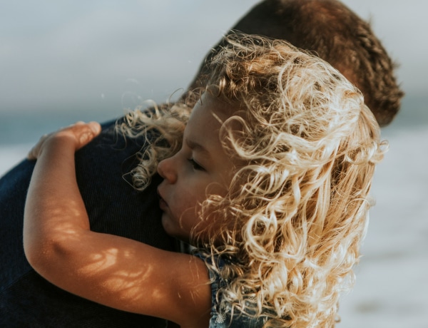 „Apa nem szeret engem, ugye..?” – A legszívbemarkolóbb, amit a gyermeked mondott