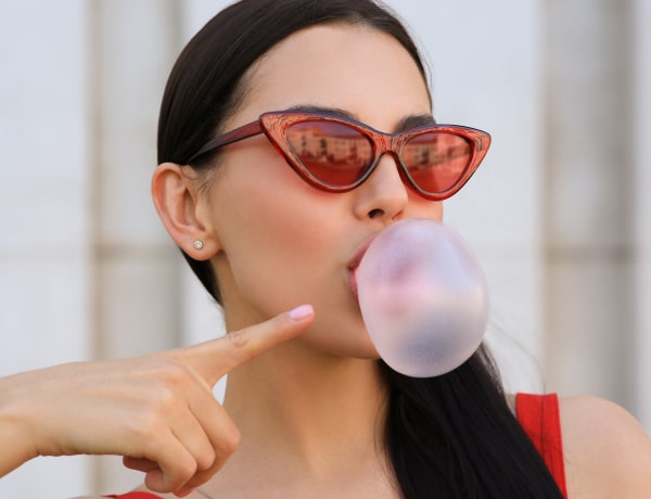 Szingapúrban tilos rágózni. A világ 10 legbizarrabb törvénye