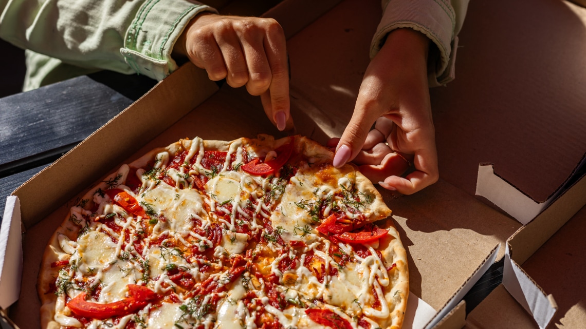 Ha így melegíted fel a pizzát, olyan finom lehet, mint frissen