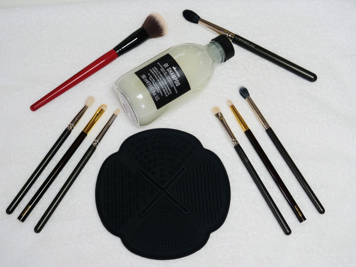 Két jó módszer van a sminkes ecsetek kimosására