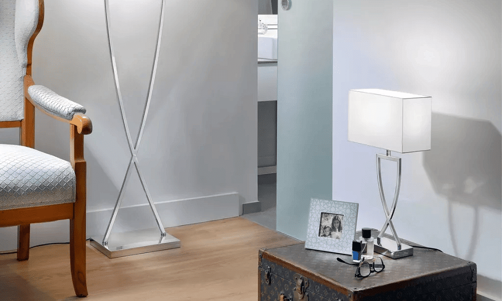 Az otthonod fénye és eleganciája: Villeroy & Boch Toulouse állólámpa 158 cm, króm/fehér