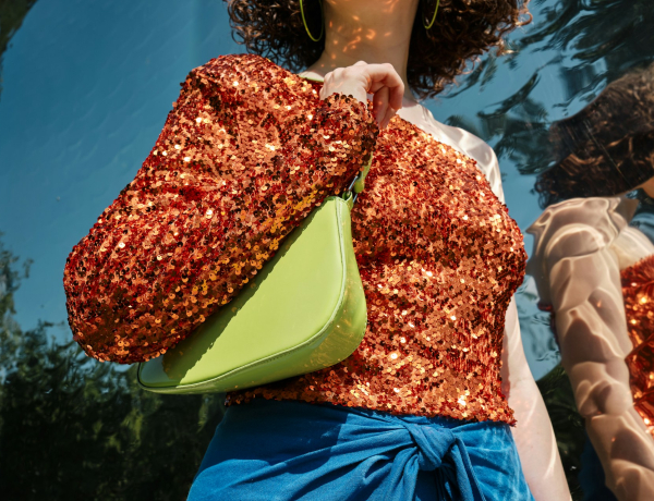 Válaszd ki a rajzon, te hogy szoktad viselni a táskádat! Ezt árulja el rólad