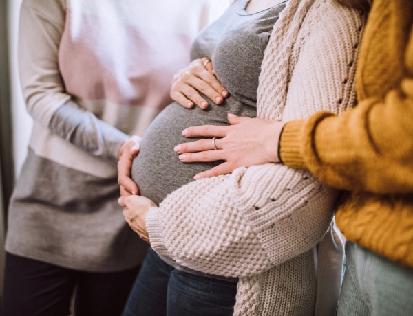 Rosszat tehetsz vele, ha egy kismama hasát simogatod