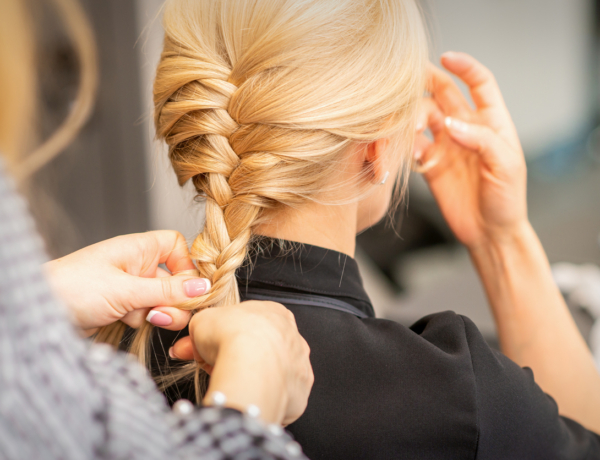 10 csodaszép fonott frizura, amit bevethetsz az ünnepekre