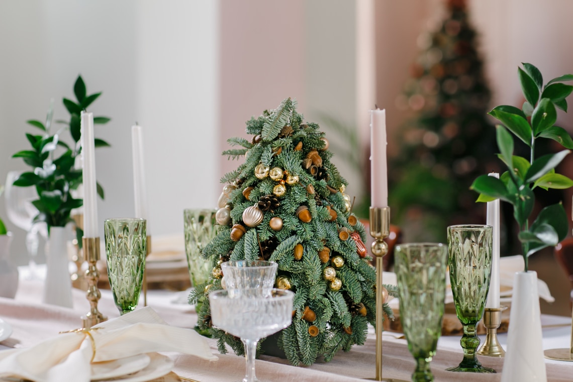 10+1 karácsonyi asztaldísz: így terítsd meg az ünnepi asztalt