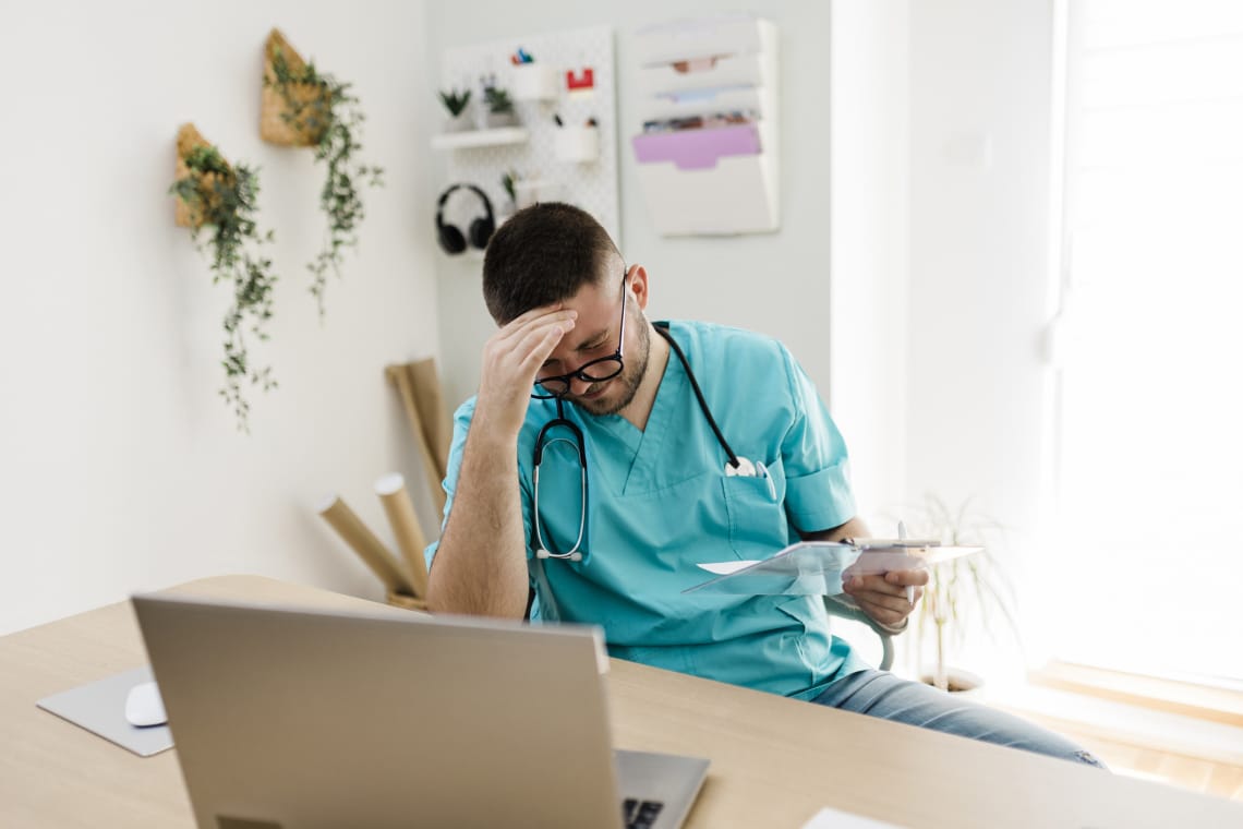 „Agydaganat helyett szorongási rohamokkal kezelték” – Orvosok mesélnek rossz diagnózisokról