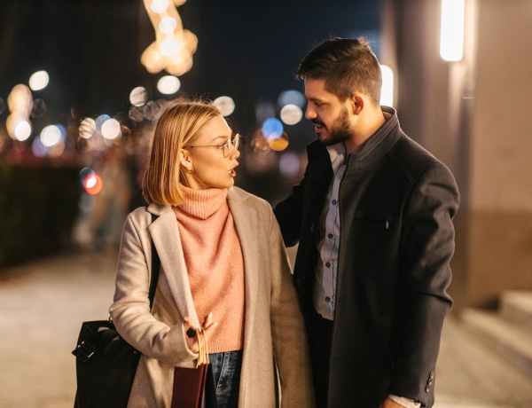 Amikor egy idegent kellett illemre intened, ha már otthon nem tanították meg. 10 történet