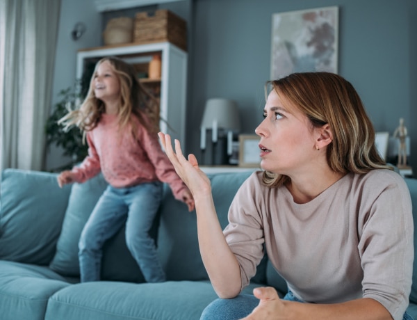 Toxikus anyák: 10 történet arról, hogyan mérgezte egy anya a gyermeke életét